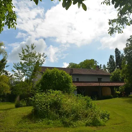 Domaine D Azac Usson-du-Poitou