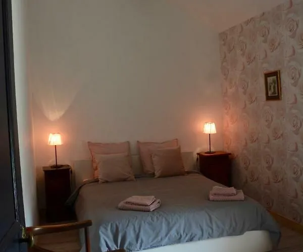 Domaine D Azac * Usson-du-Poitou